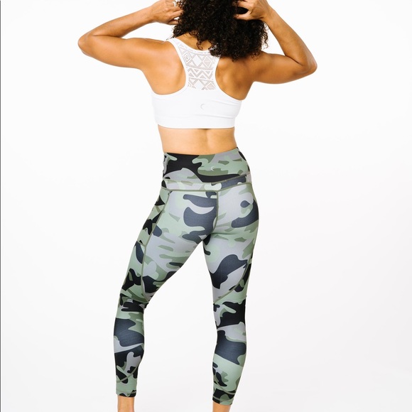 Green Camo Pocket Light n Tight Hi-Rise 7/8 24 - Picture 3 of 3